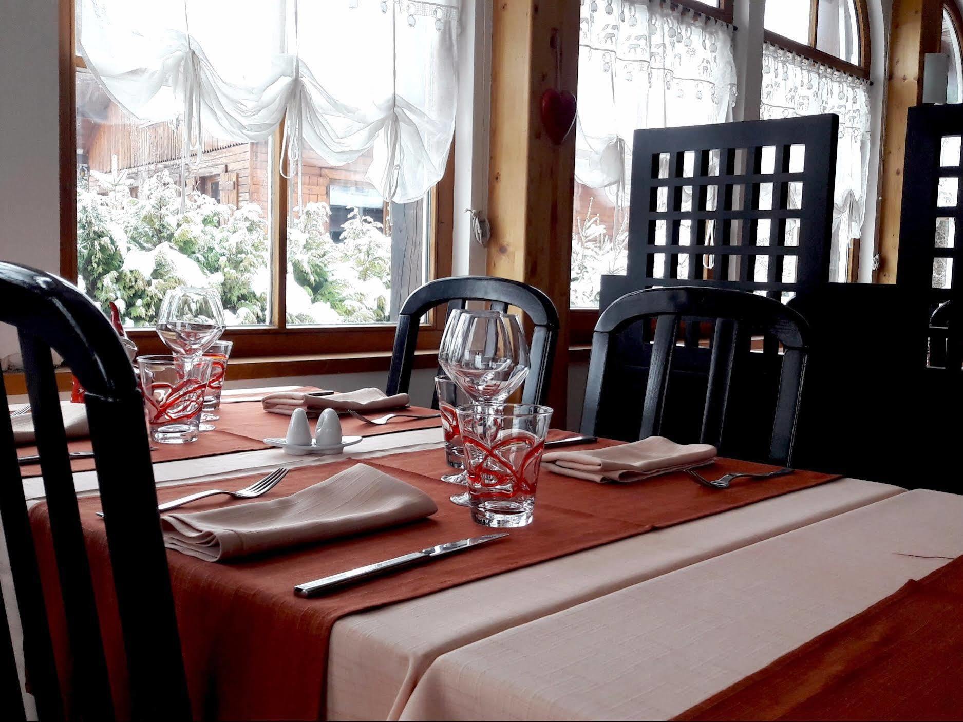 Hotel Restaurant Robichon Loray Екстериор снимка